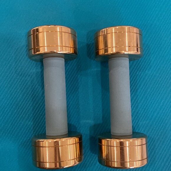 Blogilates Gold Weight (8lbs) - Dumbell 2 of 2 - Picture 1 of 2